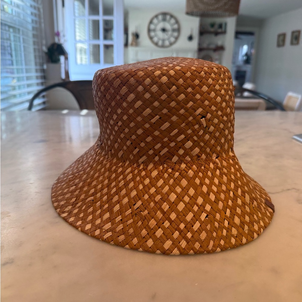Rip Curl Woven Straw Bucket Hat in Tan and White